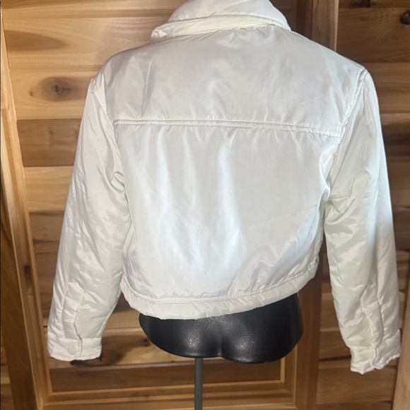Cropped Cream Jacket - Picture 2 of 3